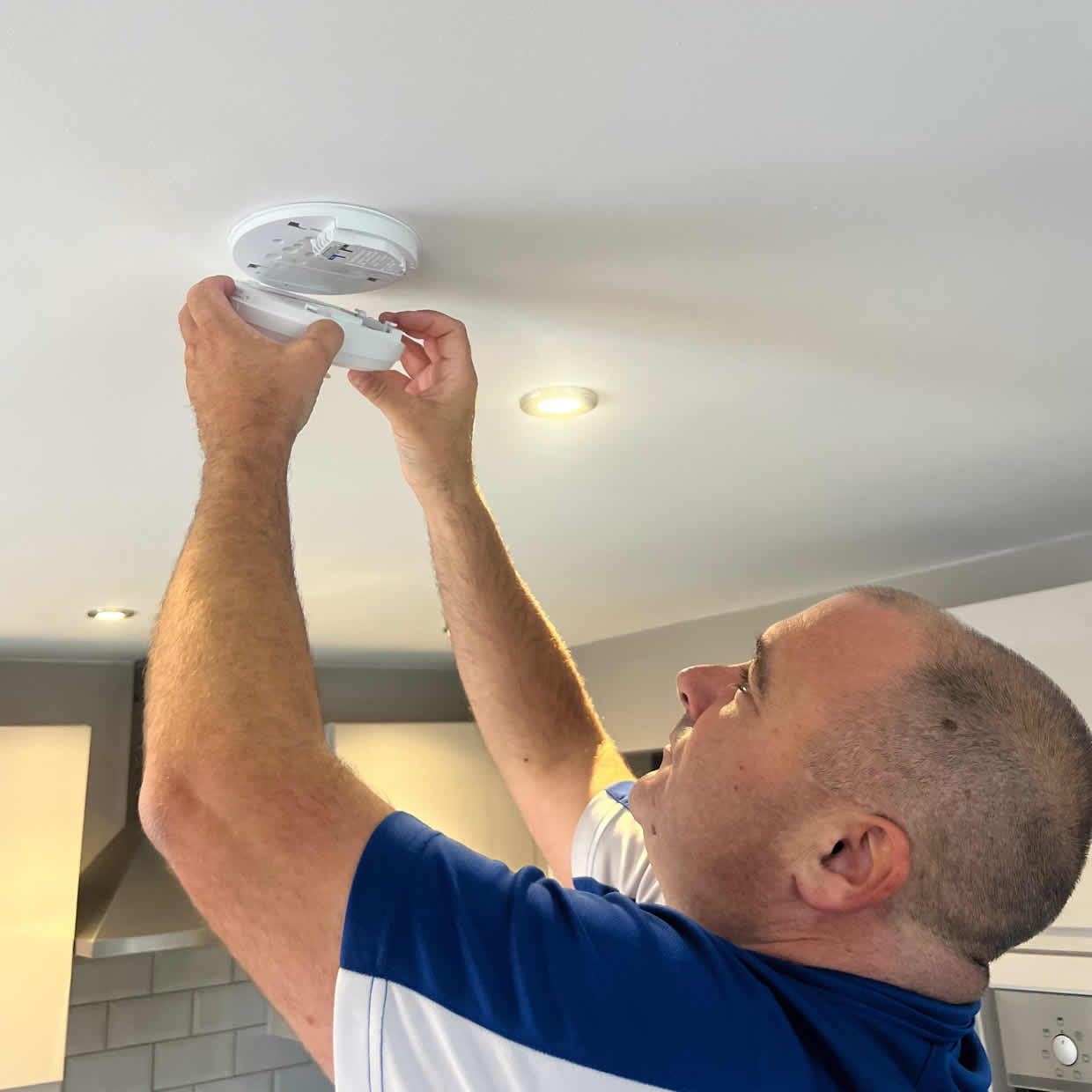 Local smoke alarm installer covering Harrogate